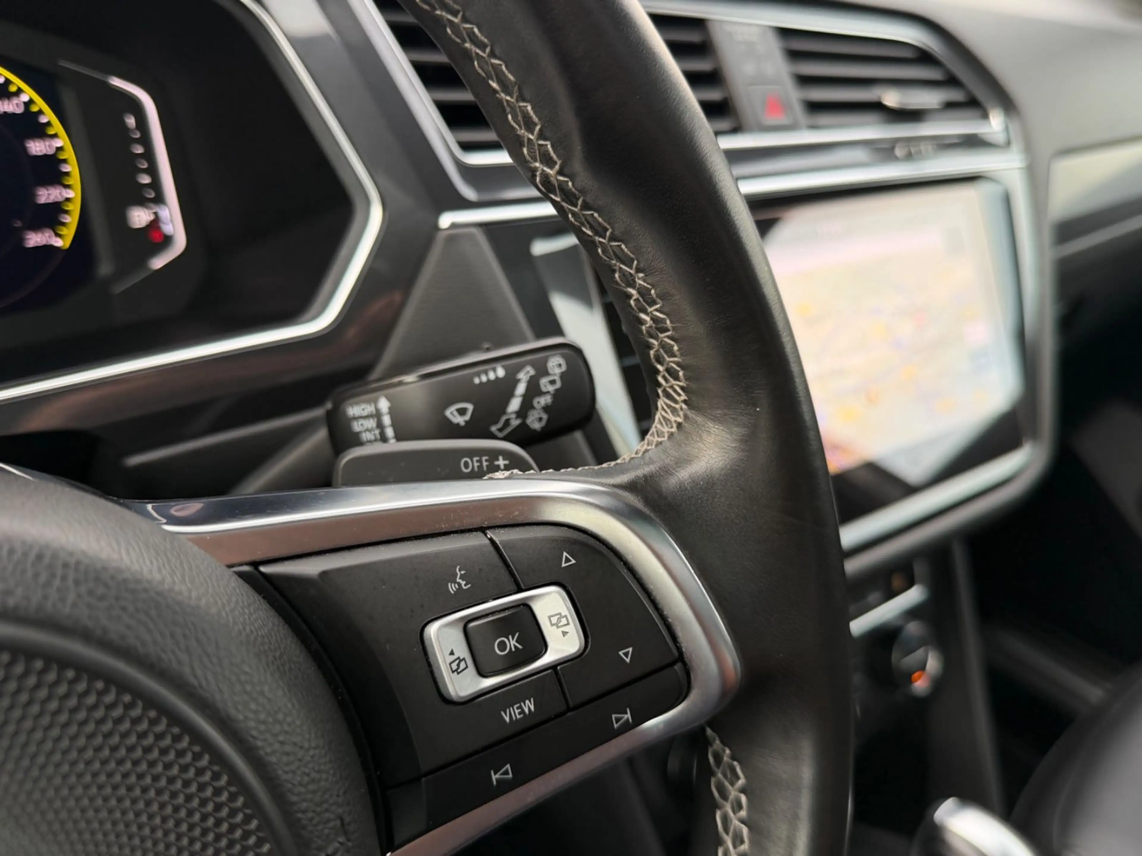 Volkswagen Tiguan Allspace Tiguan 2.0 TDI Allspace R-Line 4Motion*7-Sitzer* — photo 36