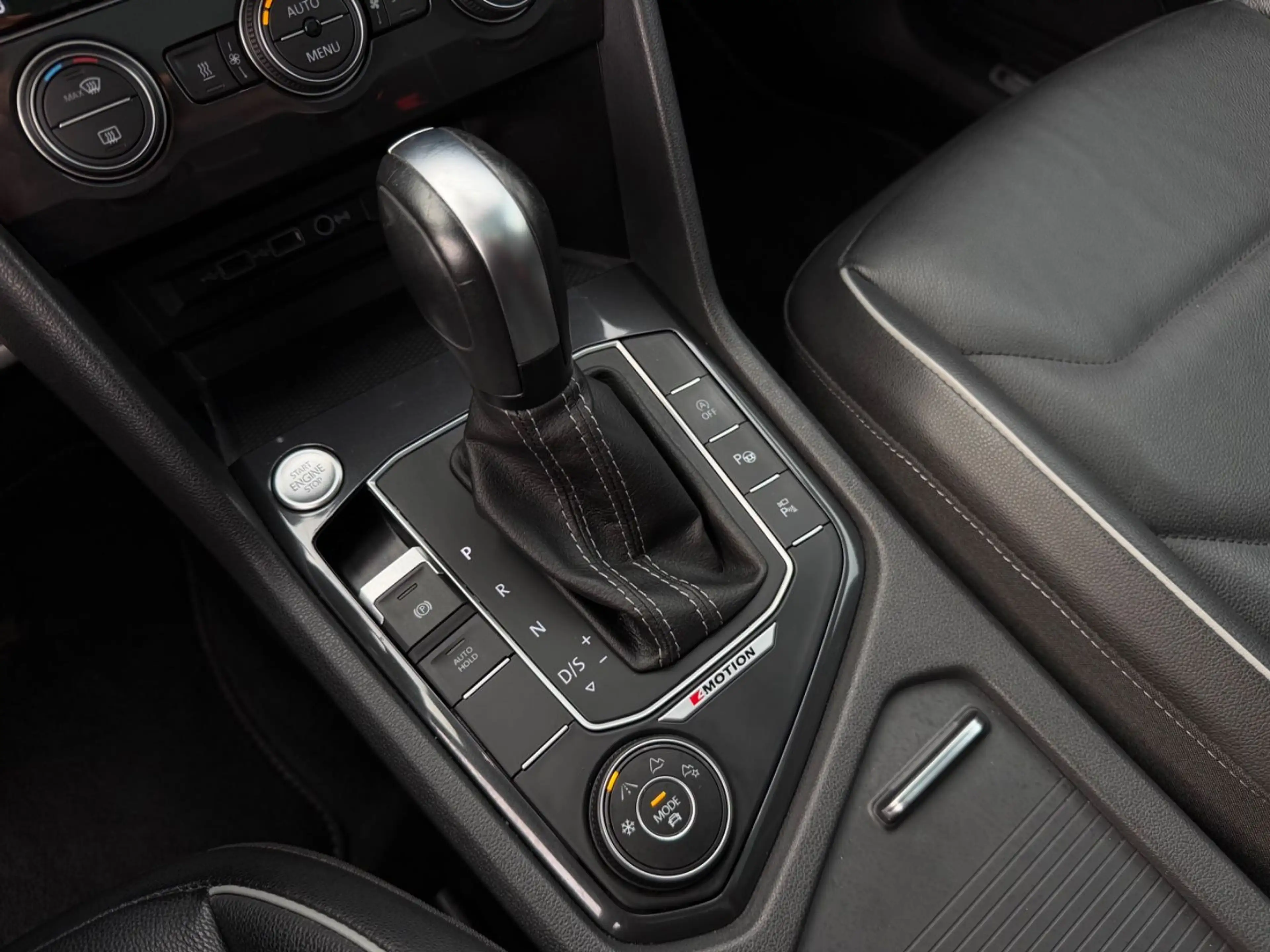 Volkswagen Tiguan Allspace Tiguan 2.0 TDI Allspace R-Line 4Motion*7-Sitzer* — photo 32
