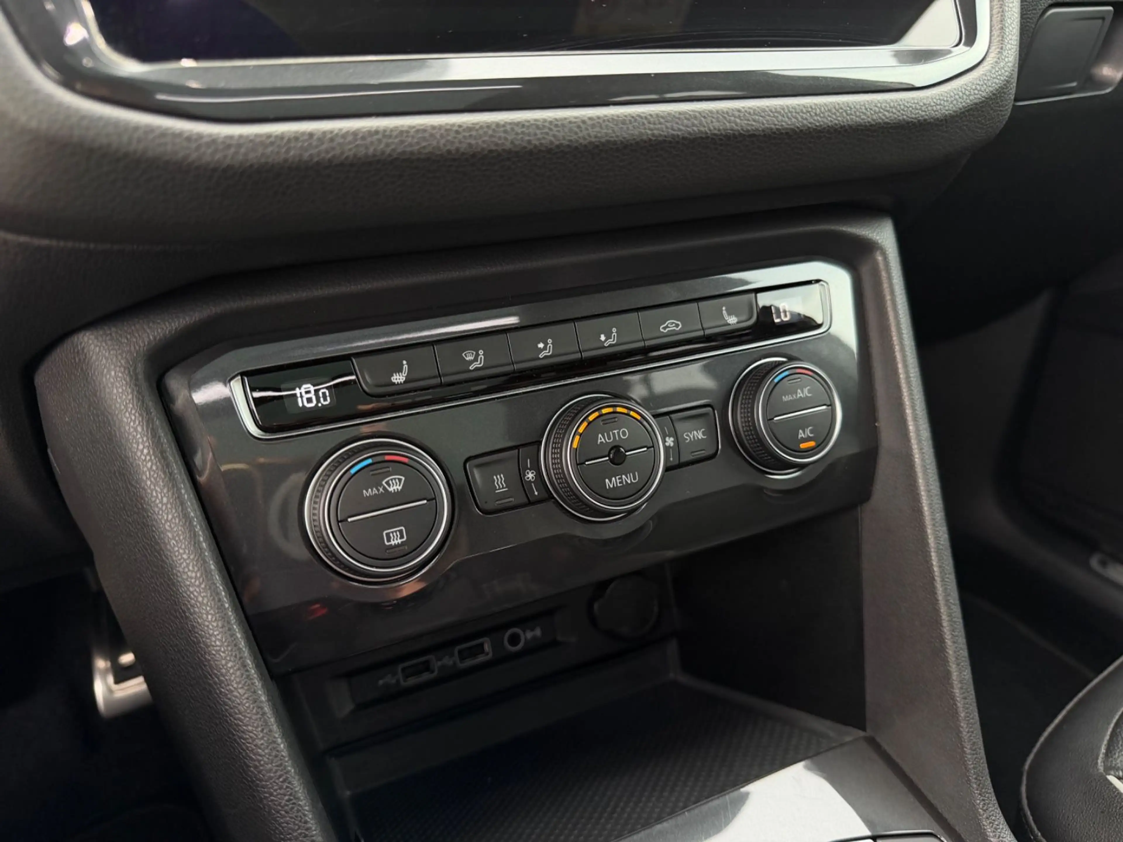 Volkswagen Tiguan Allspace Tiguan 2.0 TDI Allspace R-Line 4Motion*7-Sitzer* — photo 31
