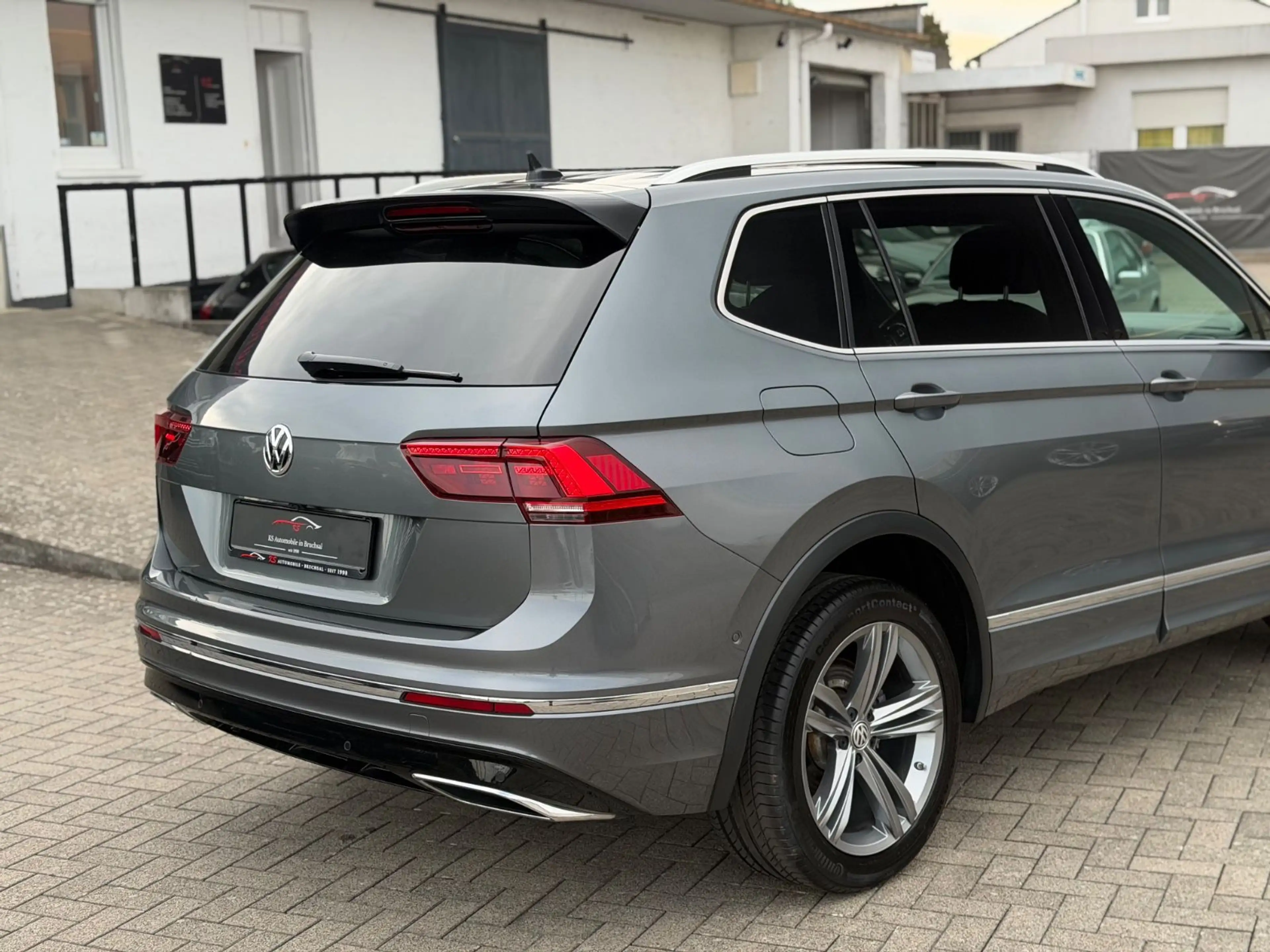 Volkswagen Tiguan Allspace Tiguan 2.0 TDI Allspace R-Line 4Motion*7-Sitzer* — photo 8