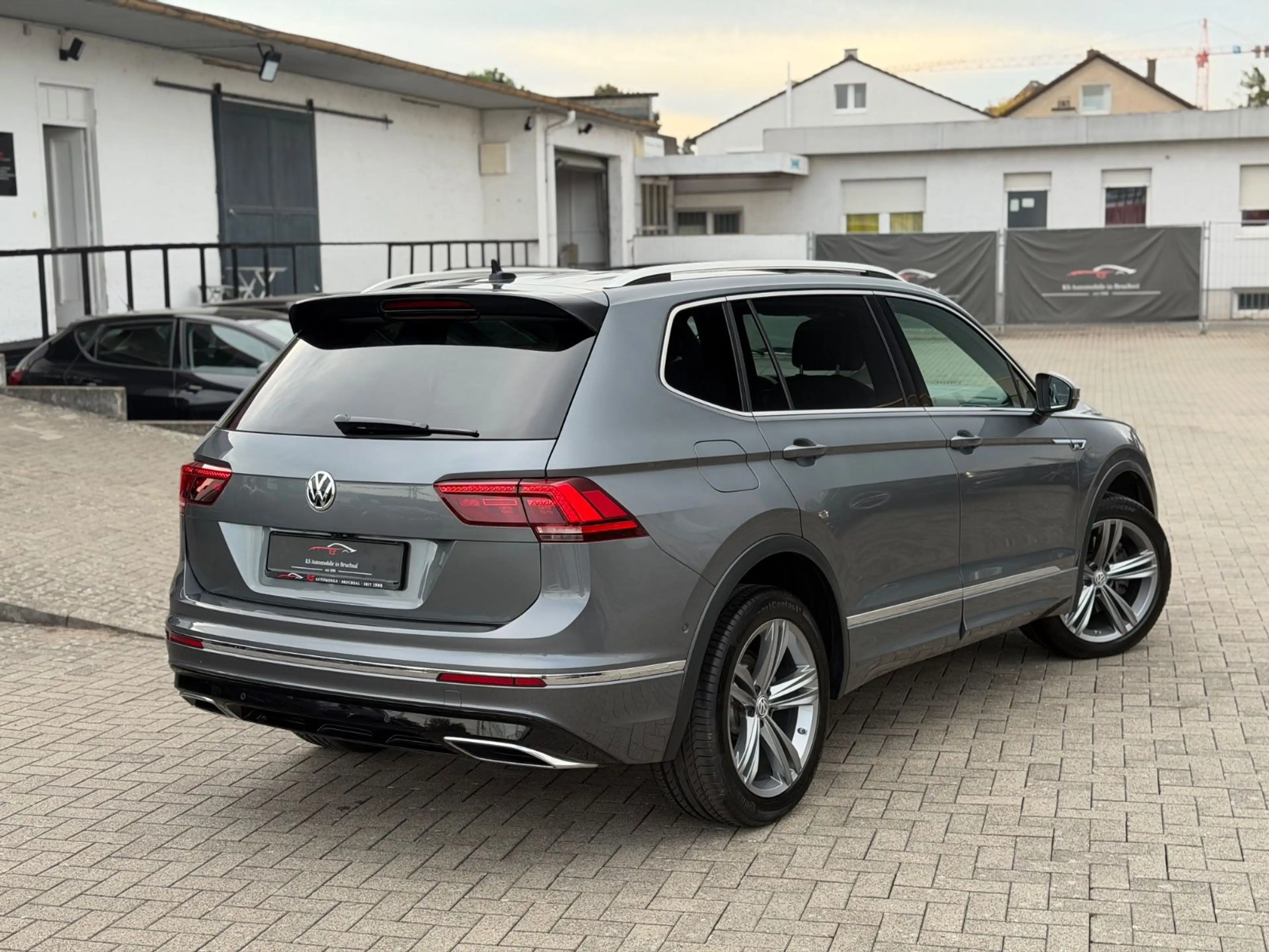 Volkswagen Tiguan Allspace Tiguan 2.0 TDI Allspace R-Line 4Motion*7-Sitzer* — photo 7