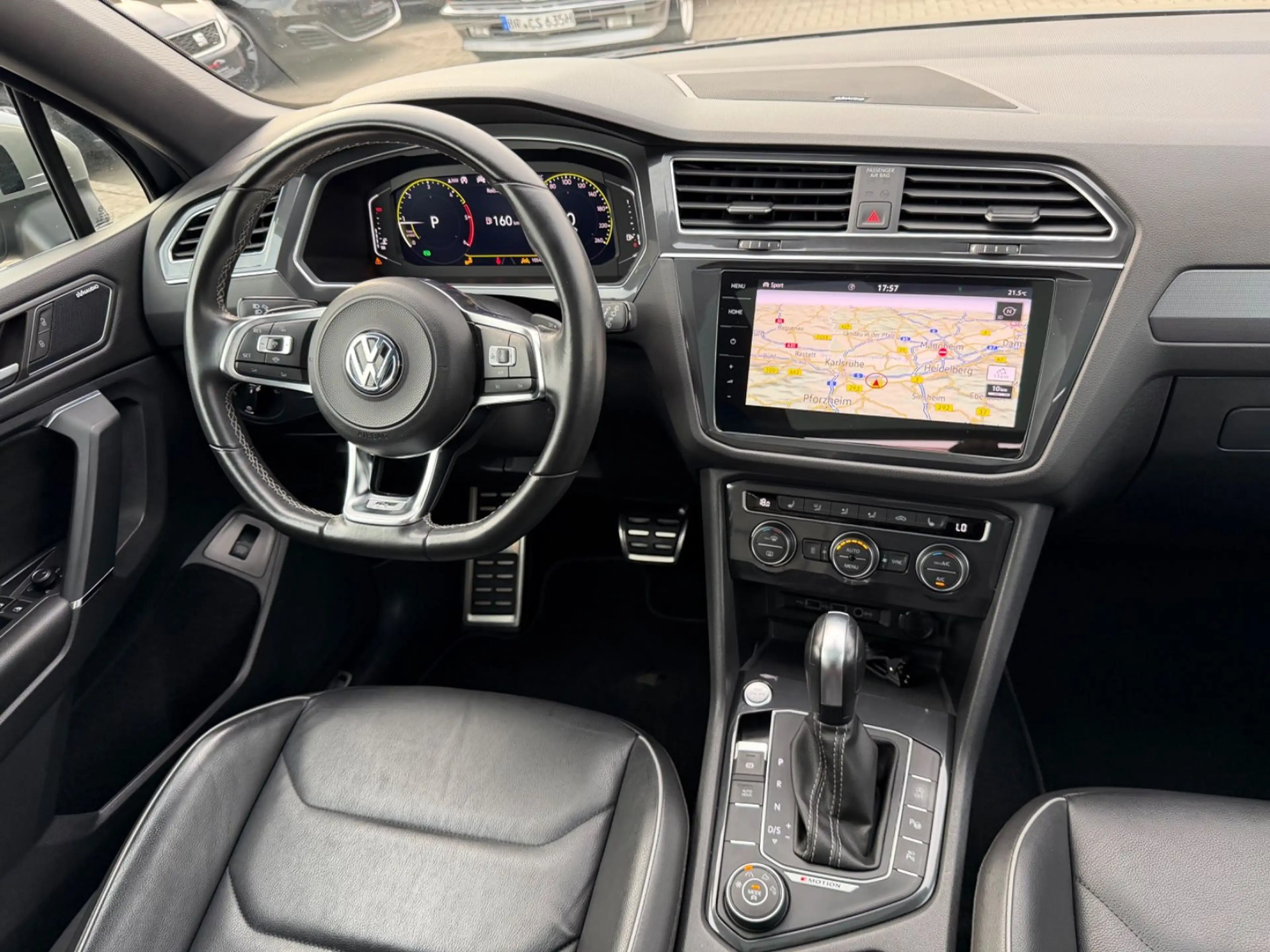 Volkswagen Tiguan Allspace Tiguan 2.0 TDI Allspace R-Line 4Motion*7-Sitzer* — photo 27