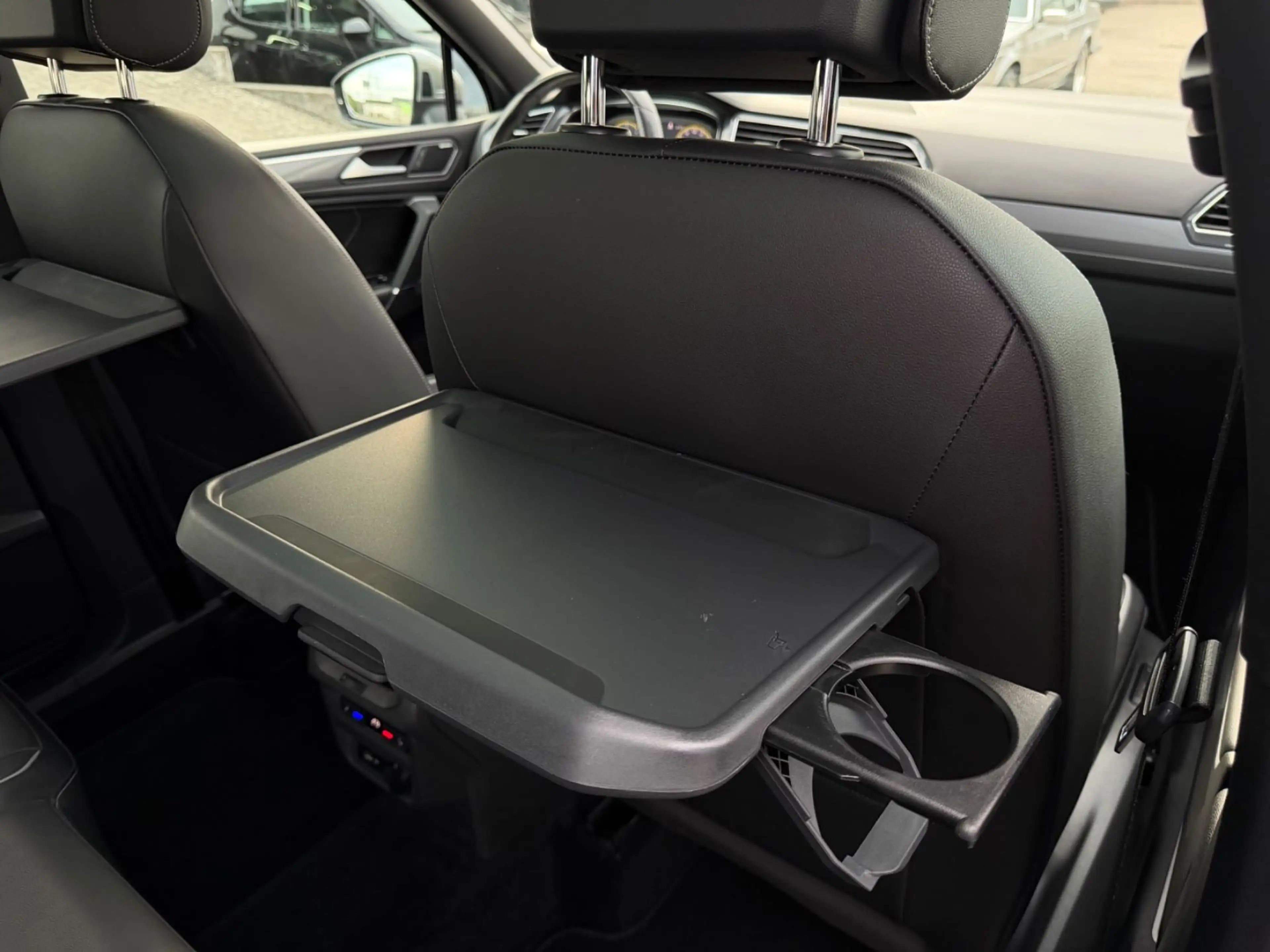 Volkswagen Tiguan Allspace Tiguan 2.0 TDI Allspace R-Line 4Motion*7-Sitzer* — photo 40