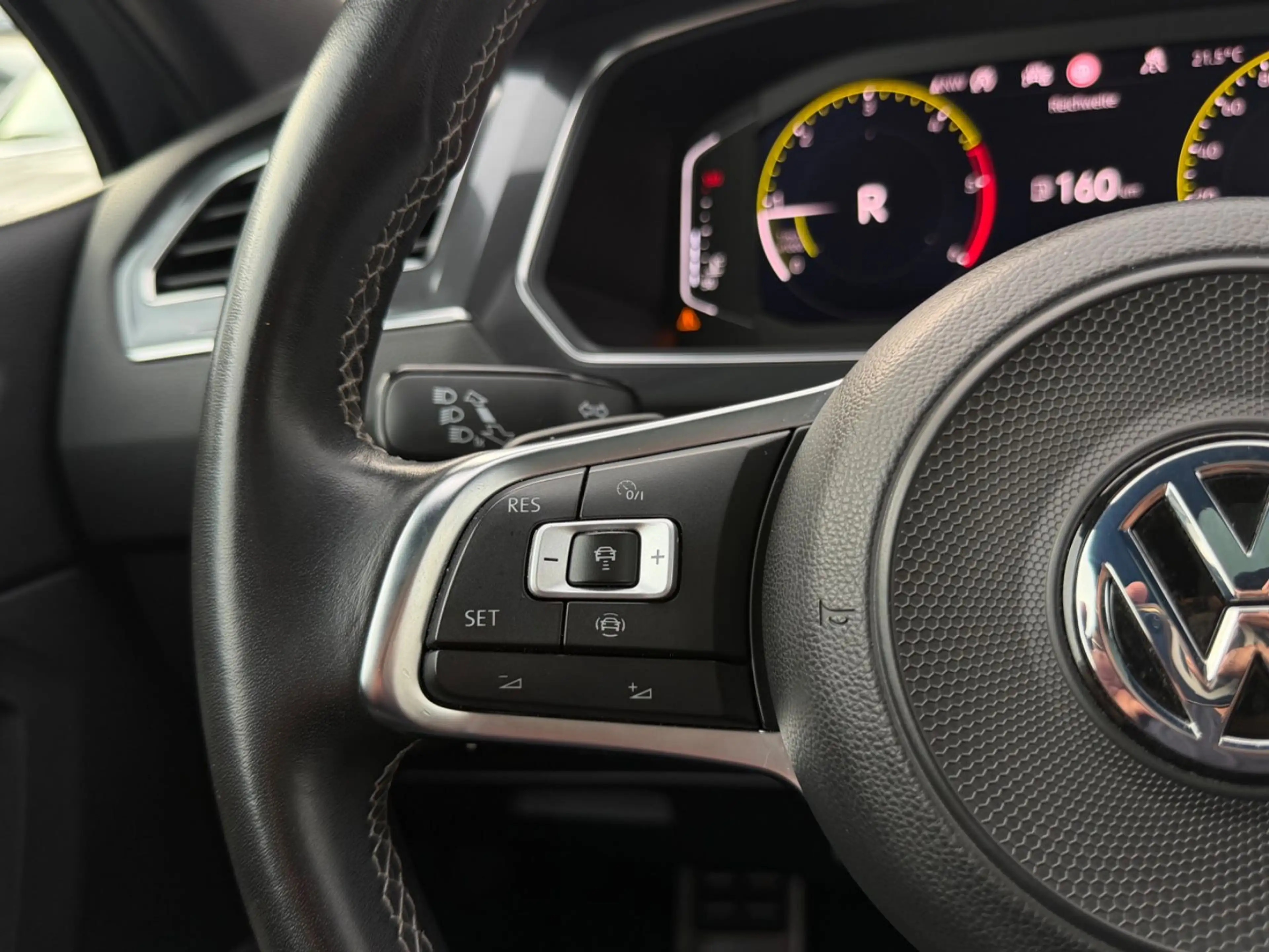 Volkswagen Tiguan Allspace Tiguan 2.0 TDI Allspace R-Line 4Motion*7-Sitzer* — photo 35
