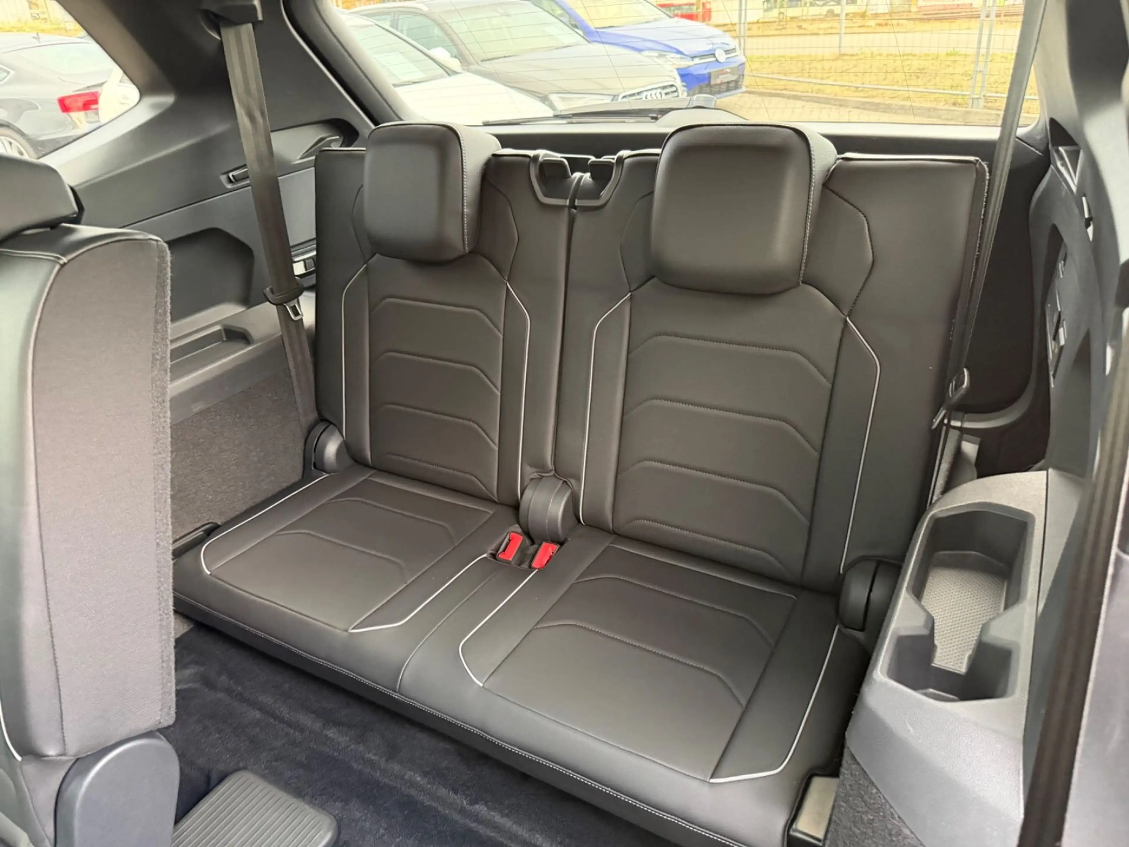Volkswagen Tiguan Allspace Tiguan 2.0 TDI Allspace R-Line 4Motion*7-Sitzer* — photo 20