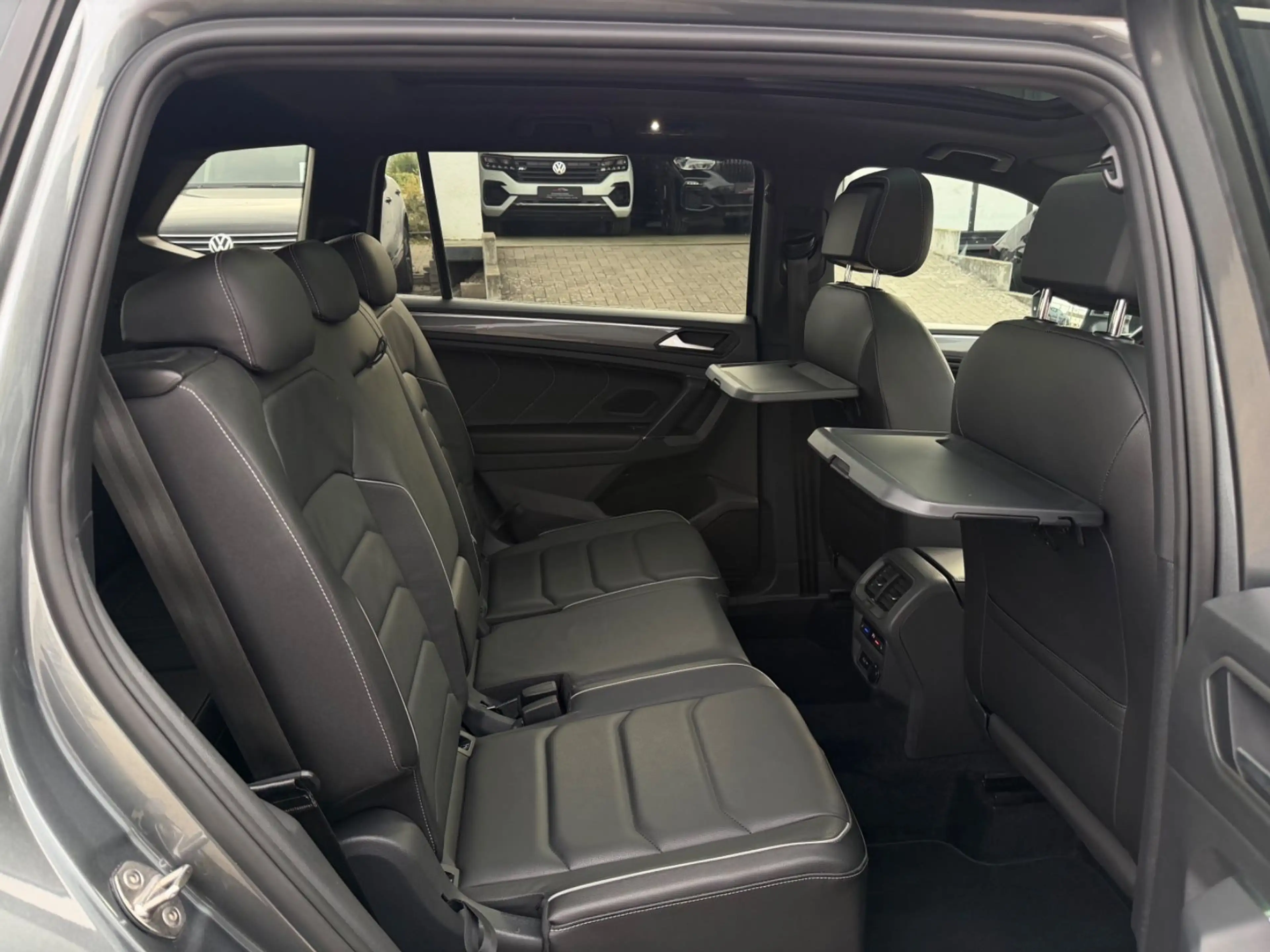 Volkswagen Tiguan Allspace Tiguan 2.0 TDI Allspace R-Line 4Motion*7-Sitzer* — photo 39