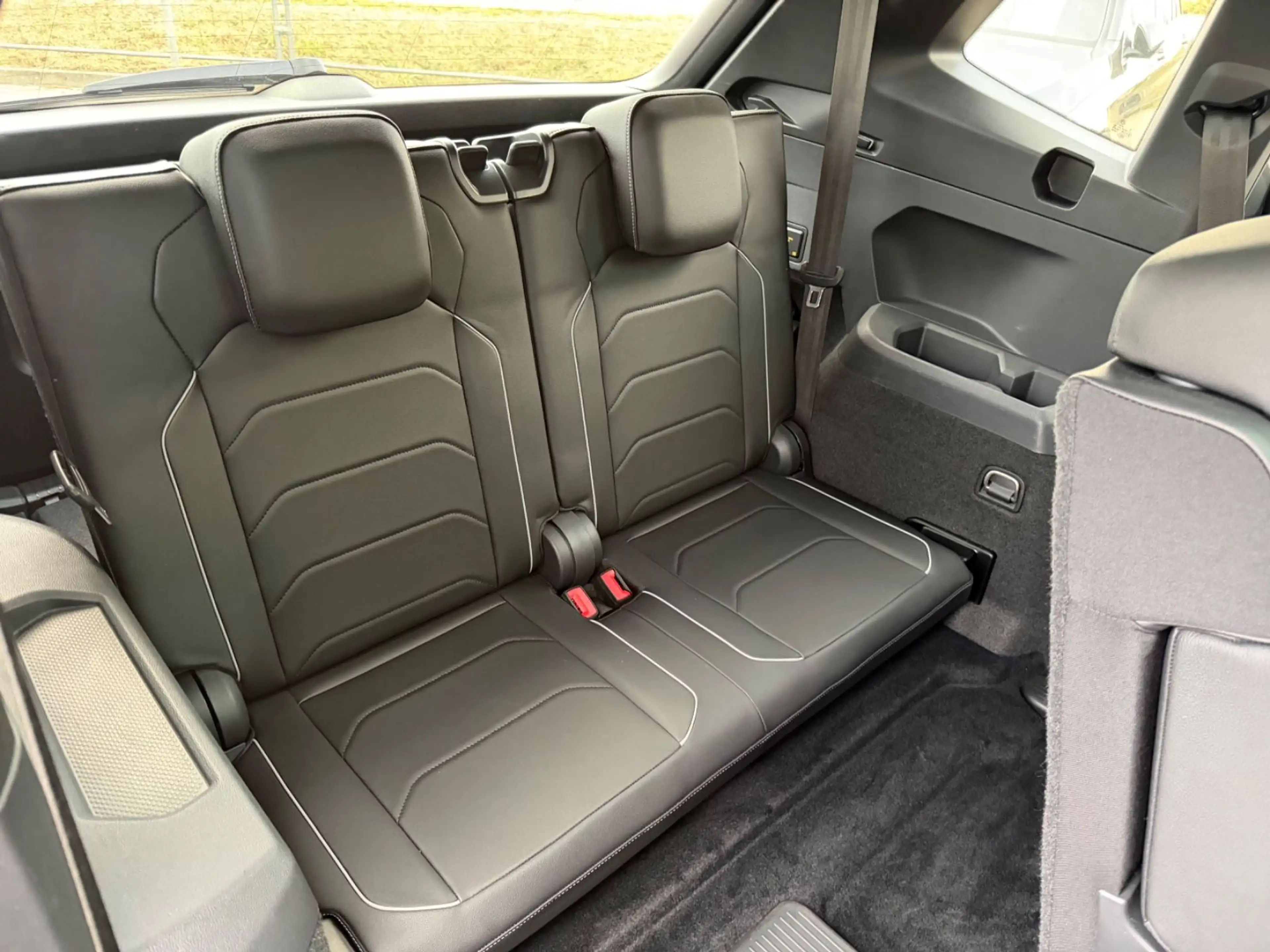 Volkswagen Tiguan Allspace Tiguan 2.0 TDI Allspace R-Line 4Motion*7-Sitzer* — photo 37
