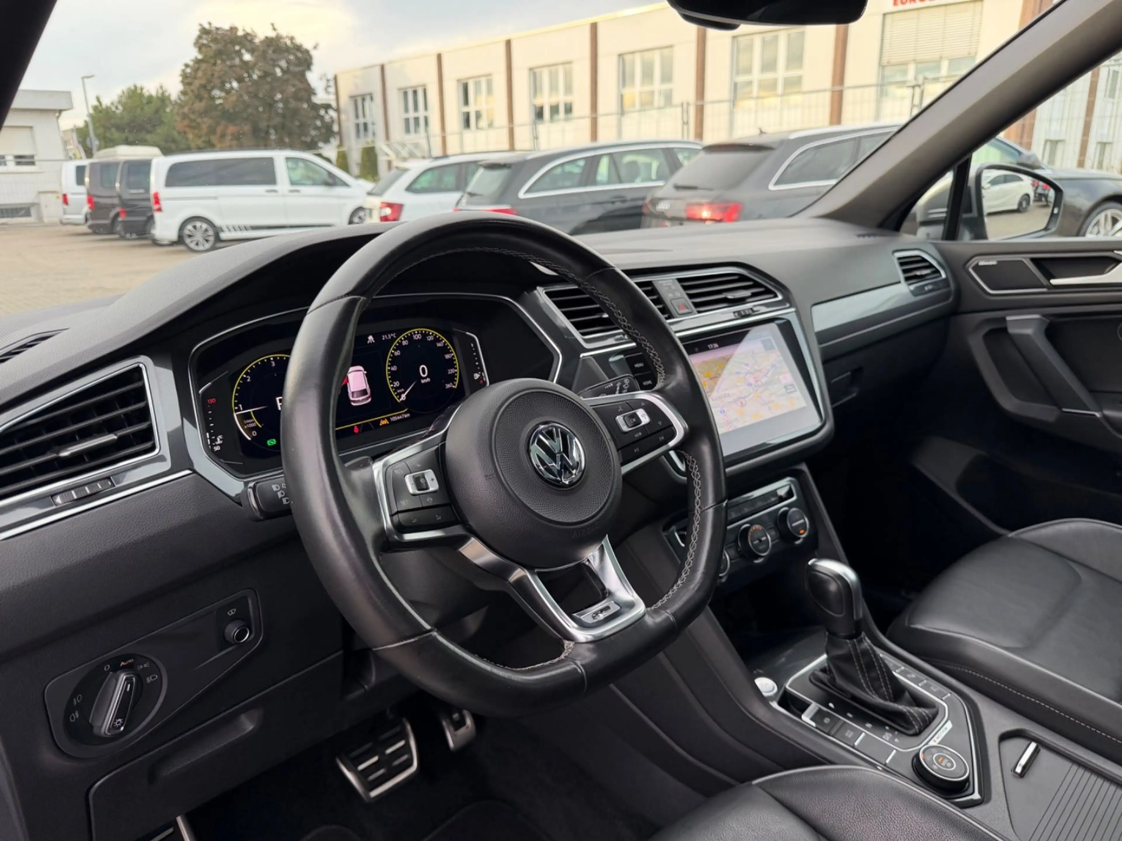 Volkswagen Tiguan Allspace Tiguan 2.0 TDI Allspace R-Line 4Motion*7-Sitzer* — photo 12