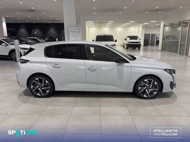 Peugeot 308 view 4
