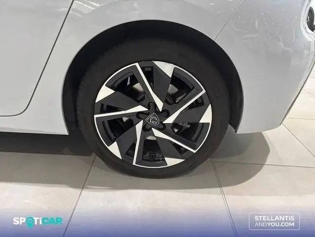 Peugeot 308 view 11