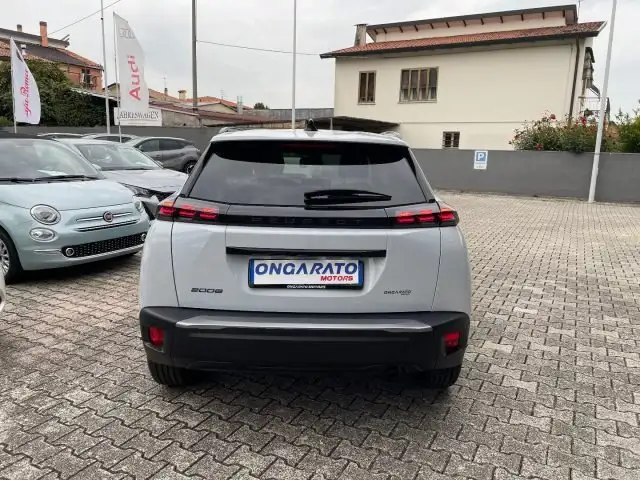 Peugeot 2008 view 6