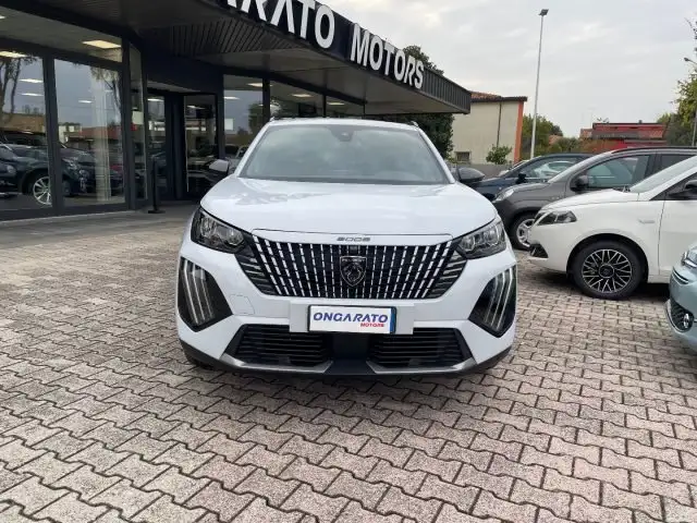 Peugeot 2008 view 2