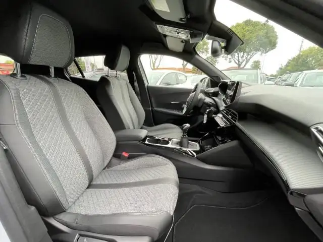 Peugeot 2008 view 7