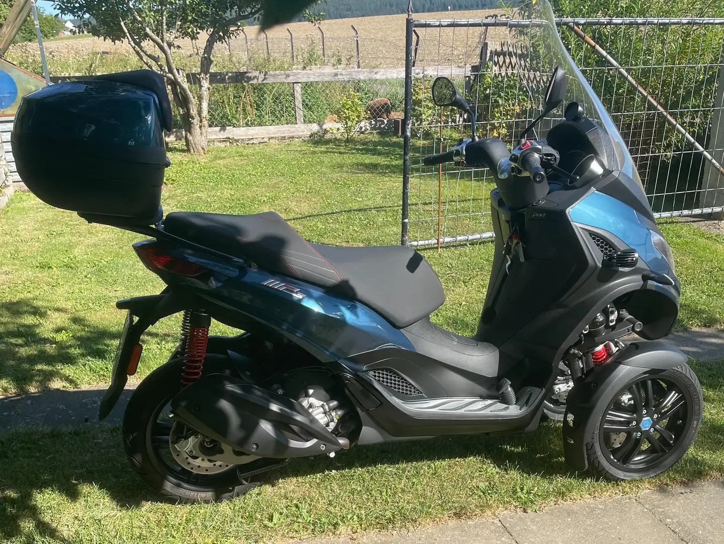 Piaggio MP3 300 sport Bleu - 1