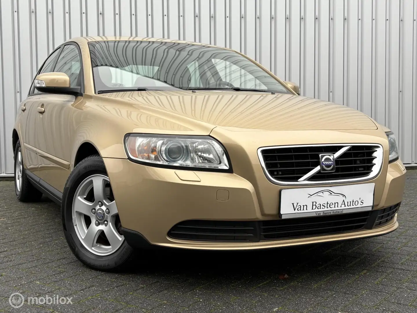 Volvo S40 1.8 Momentum | 138dkm | Xenon | Clima | Youngtimer Jaune - 1