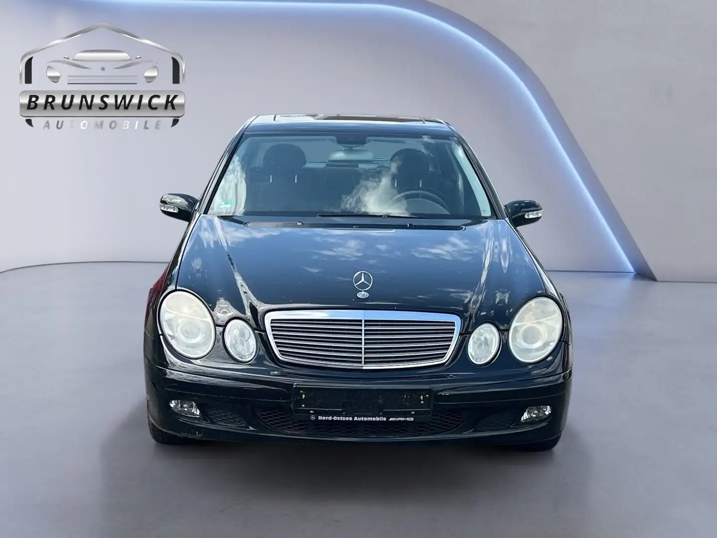 Mercedes-Benz E 200 E -Klasse Lim. E 200 CDI*Automatik*PDC*SHZ crna - 1
