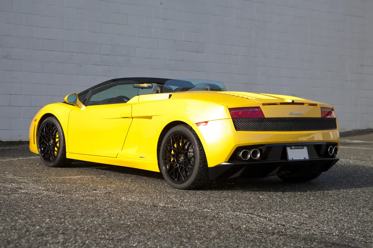 Lamborghini Gallardo снимка Lamborghini Gallardo
