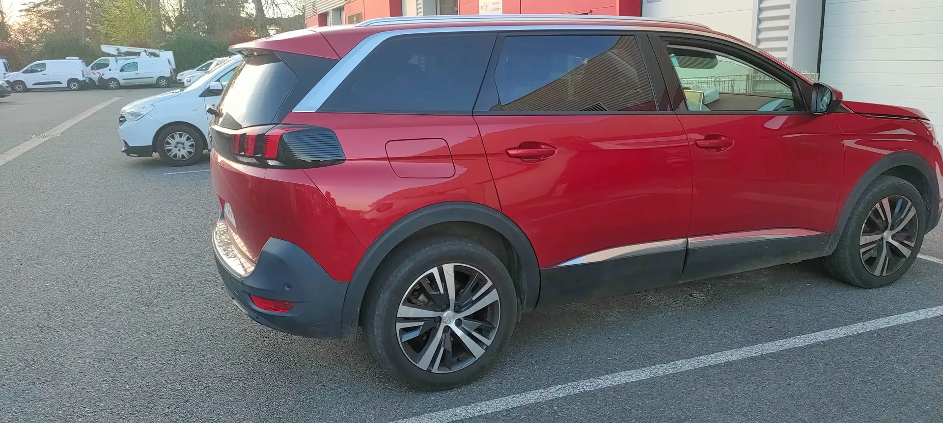 Peugeot 5008 5008+1.2+PureTech+130ch+S Rouge - 1