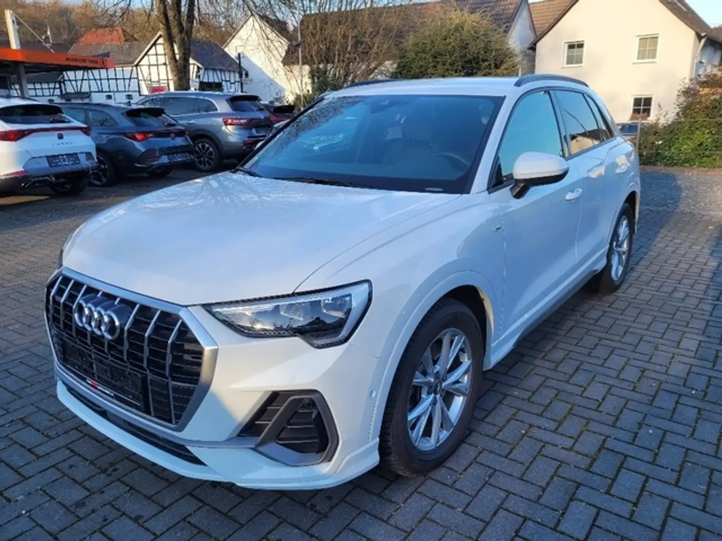 Audi Q3 40 TFSI S-LINE LEDER NAVI LED 360 KAMERA Blanc - 2