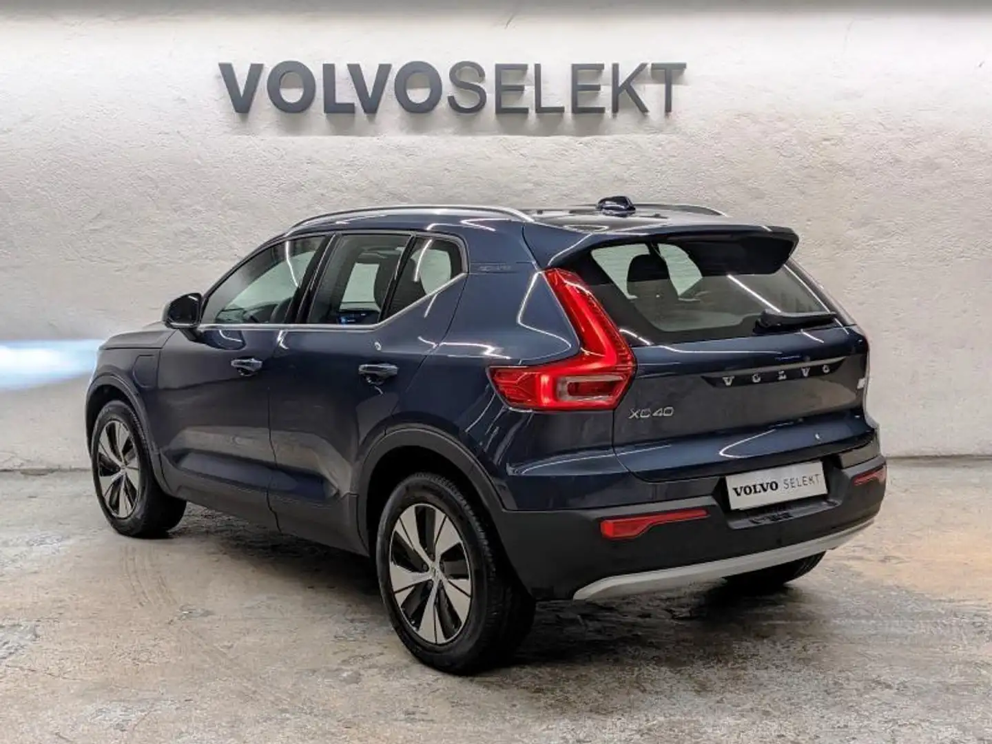 Volvo XC40 T4 Recharge 129 + 82ch Business DCT 7 Blau - 2