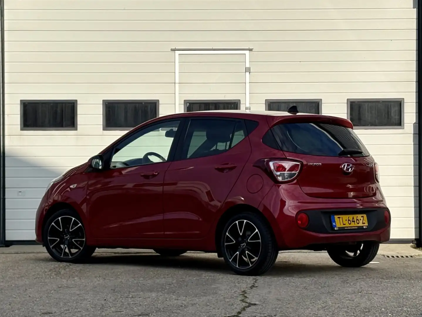 Hyundai i10 1.0i Comfort Airco | Cruise | LM Velgen | Apple Ca Rouge - 2