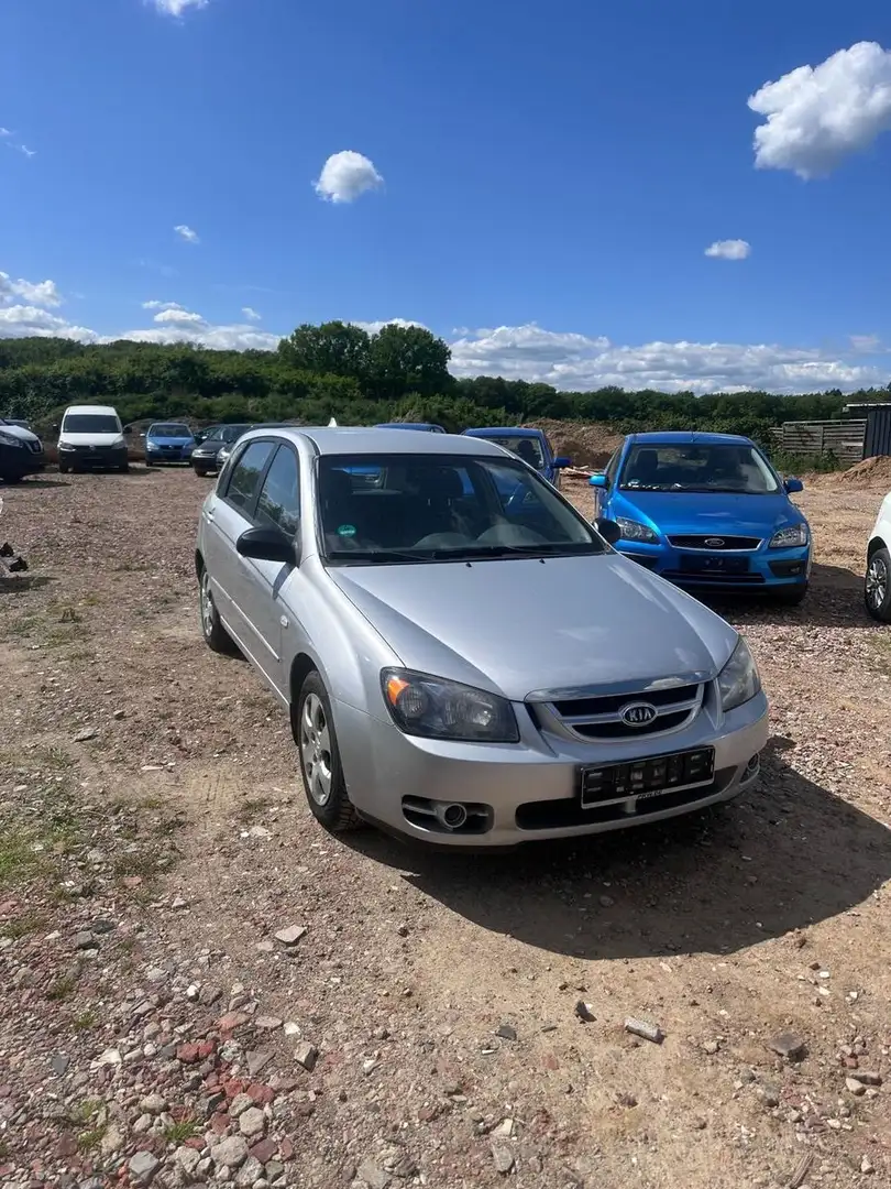 Kia Cerato 1.6 LX Kombi Срібний - 1