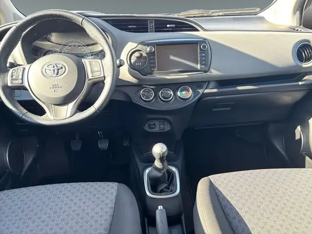 Toyota Yaris view 11