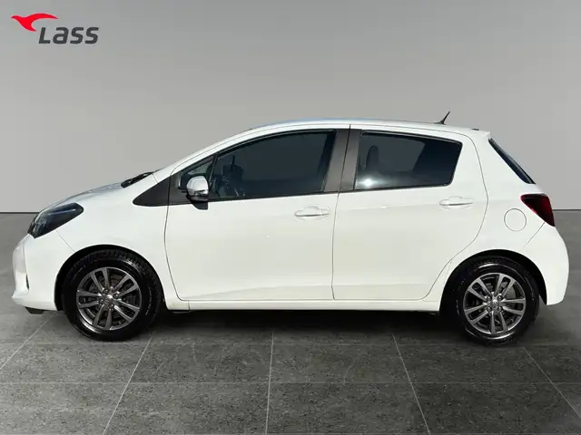 Toyota Yaris view 3