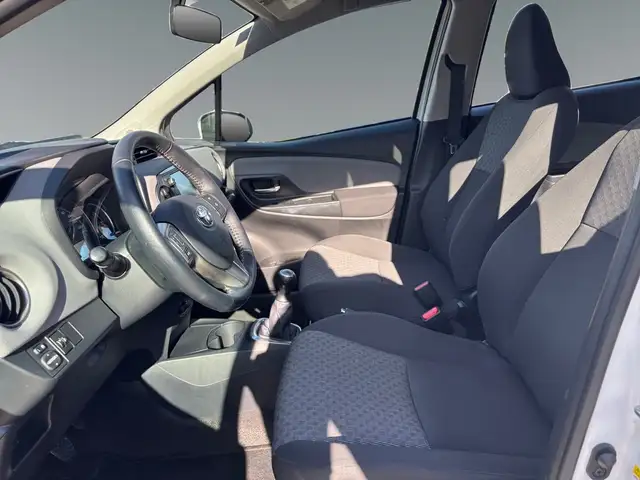 Toyota Yaris view 10