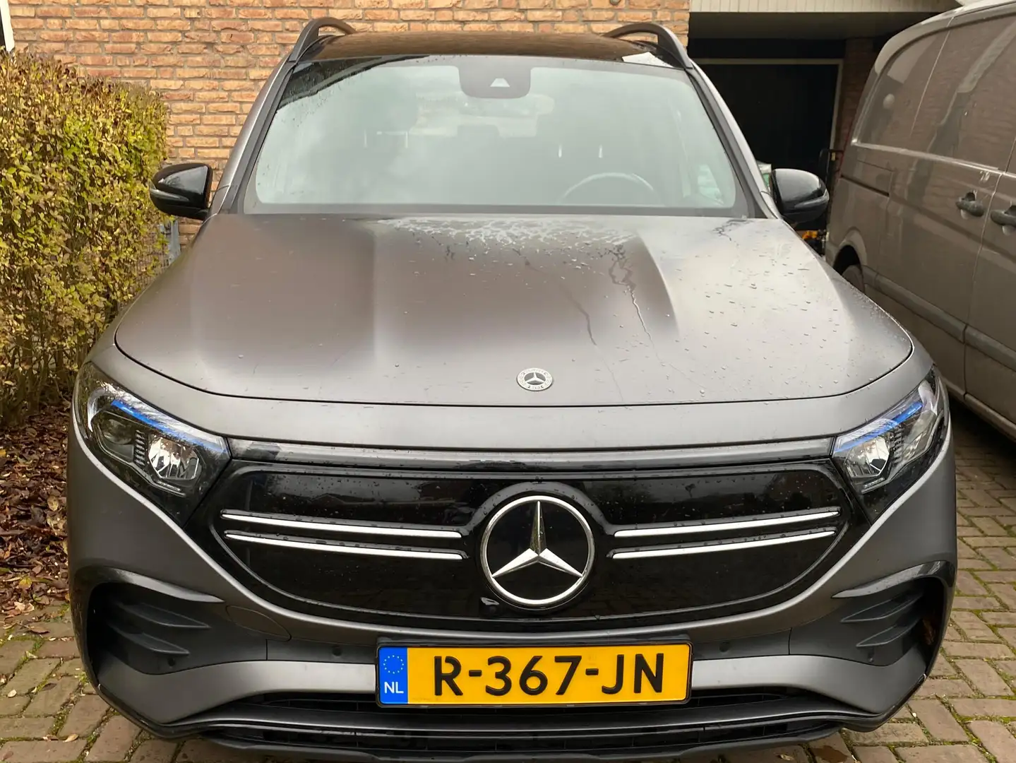 Mercedes-Benz EQB 250 EQB 250 AMG Line Zilver - 2