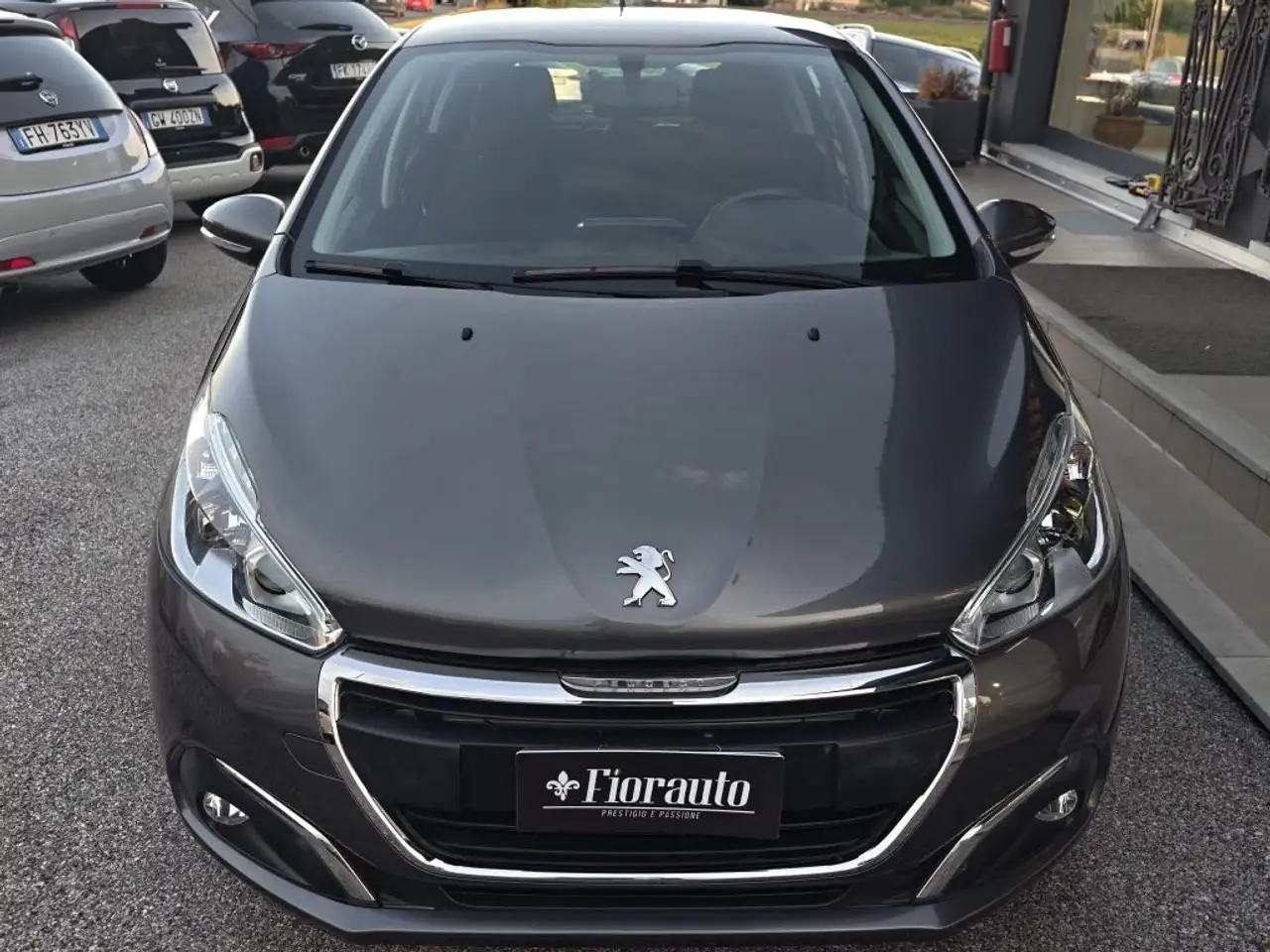Peugeot 208 PureTech 82 5 porte Active — photo 1 of 15