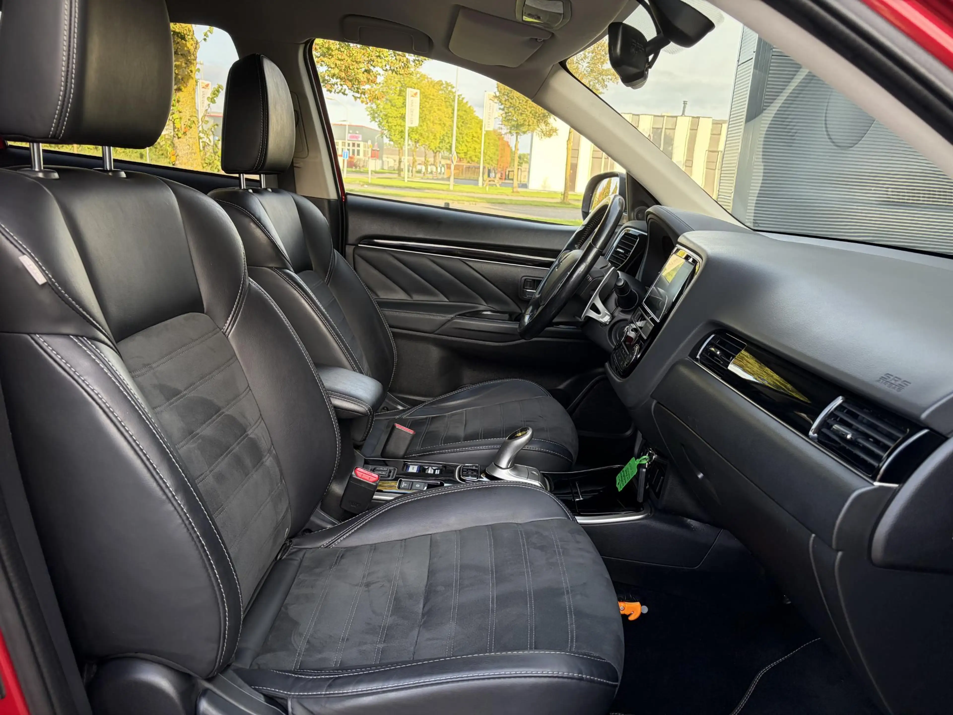 Mitsubishi Outlander 2.4 PHEV Intense ✓1e Eigenaar✓Trakhaak✓Carplay✓Cam — photo 10