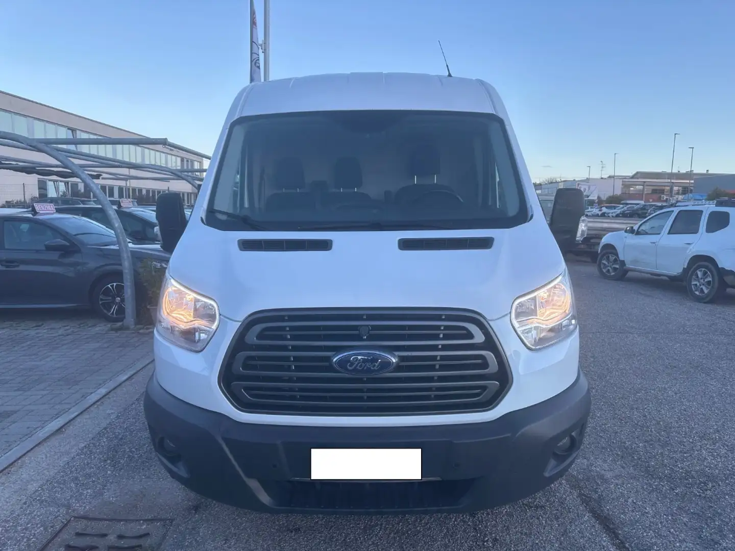 Ford Transit L2-H2 2.0TDCi EcoBlue 130CV Furgone Bianco - 2