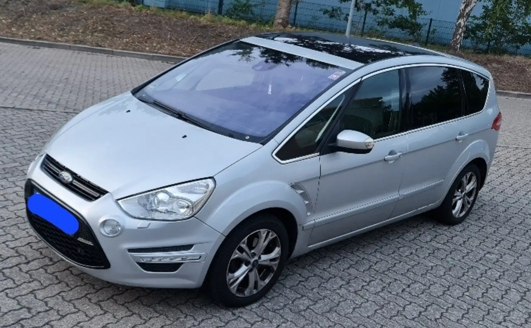 Ford S-Max Titanium  2,2 TDCi Automatik AHK 7Sitze Pano Silber - 1
