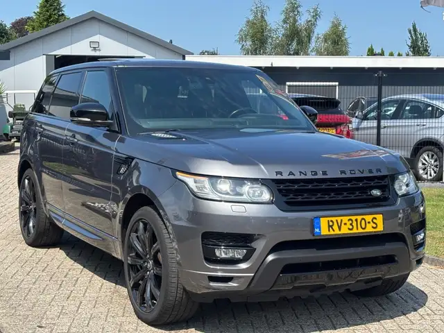 Land Rover Range Rover Sport view 3