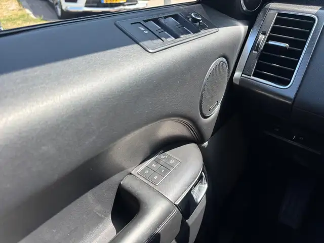 Land Rover Range Rover Sport view 19