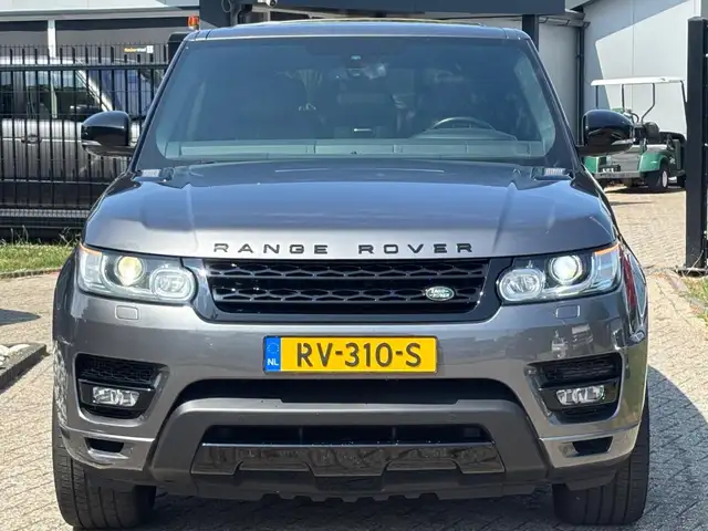 Land Rover Range Rover Sport view 2