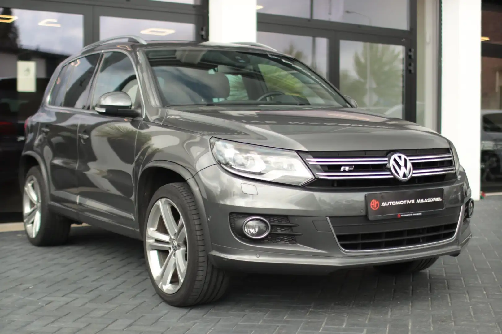 Volkswagen Tiguan 2.0 TSI 4Motion|R-Line|DSG|Xenon|Navi|CC|Camera Gris - 1