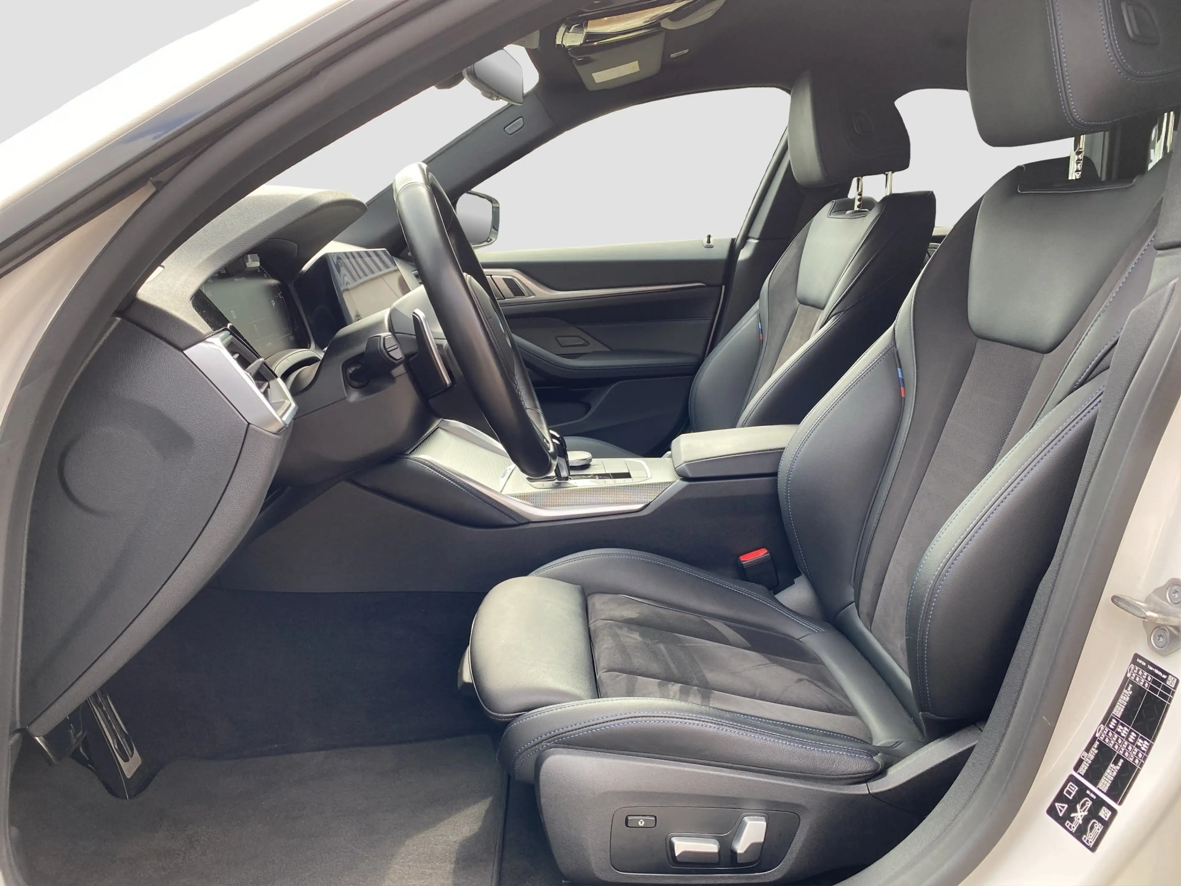BMW M4 i xDrive Gran Coupé ACC AHK H&K HUD HERITAGE — photo 11