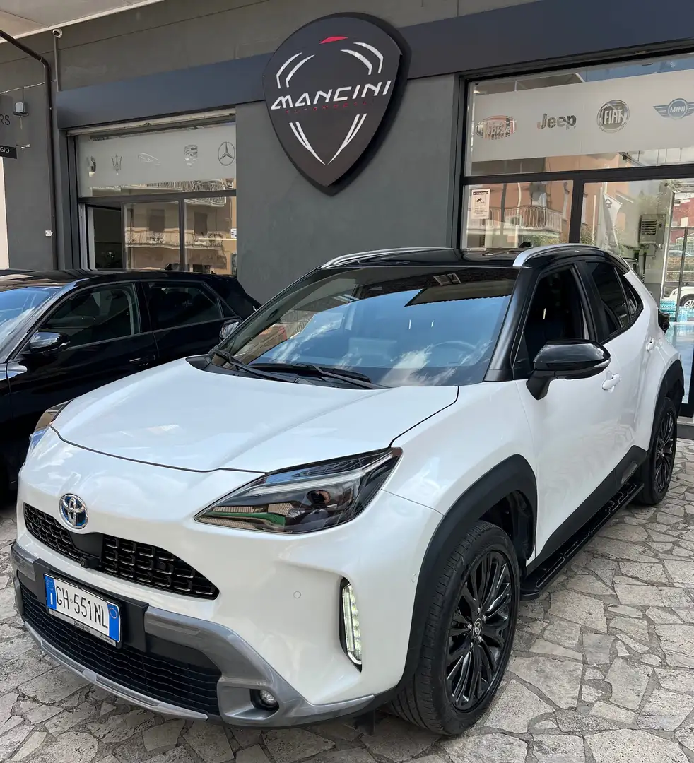 Toyota Yaris Yaris Cross Cross 1.5h Adventure awd-i 116cv e-cvt Bianco - 1