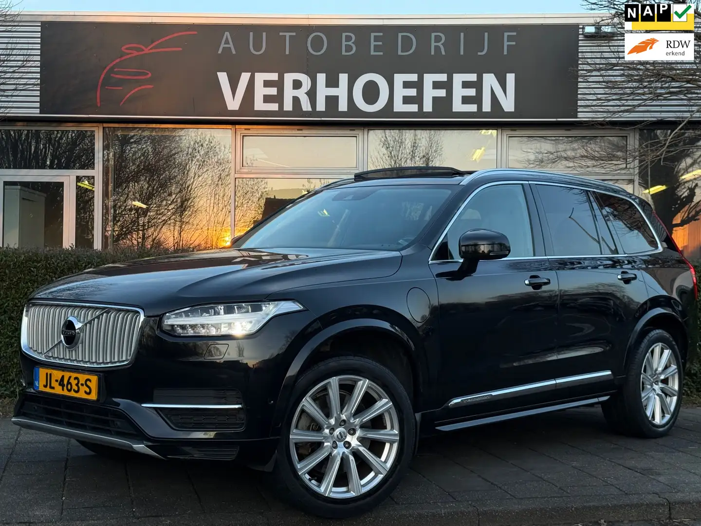 Volvo XC90 2.0 T8 Twin Engine AWD Inscription - PANORAMADAK - Schwarz - 1