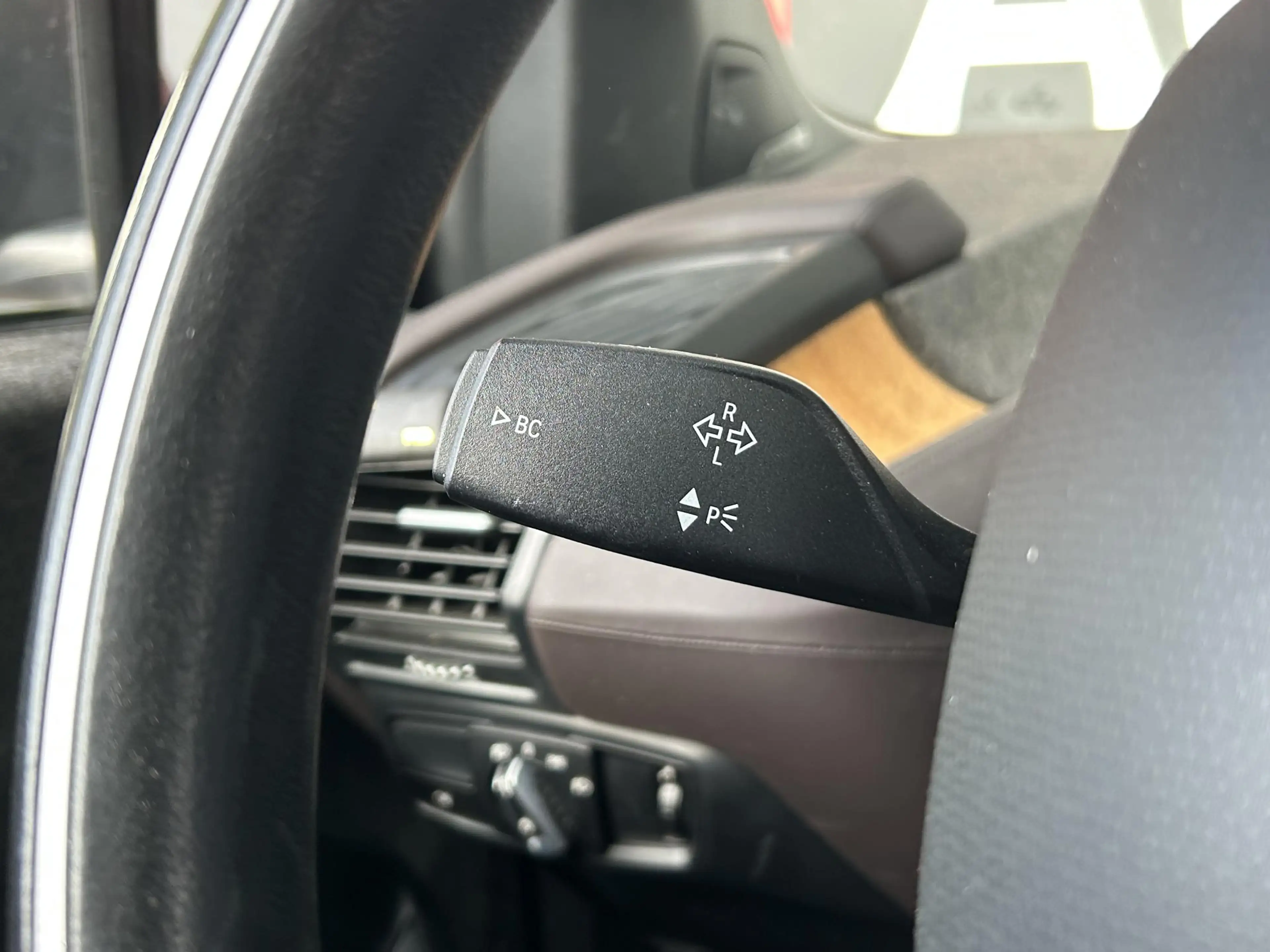 BMW i3 Basis 94Ah 33 kWh - Navigatie - Climate Control - — photo 17