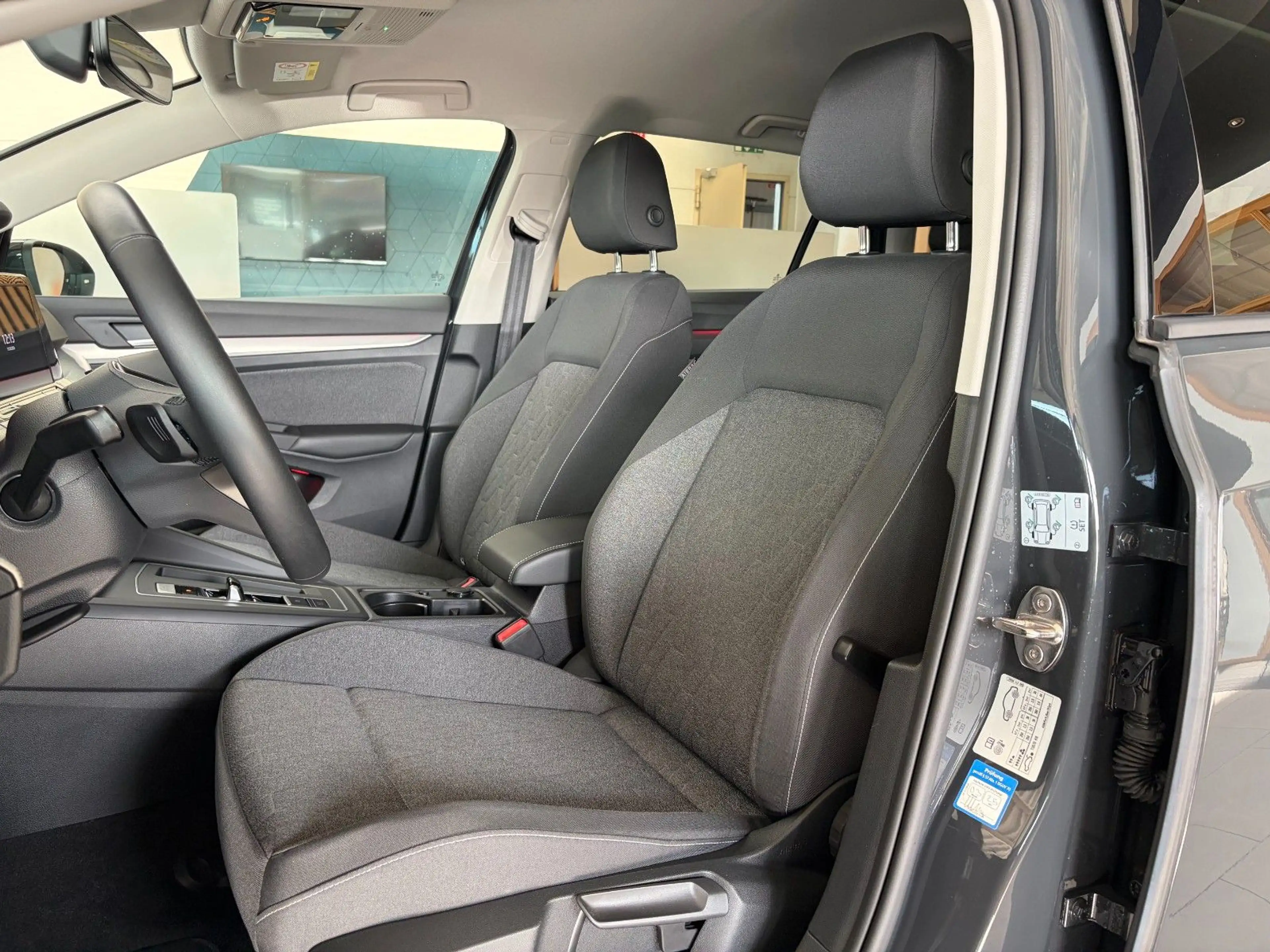 Volkswagen Golf VIII 2.0 TDI DSG Var. Move/ACC/KAMERA/LED — photo 21
