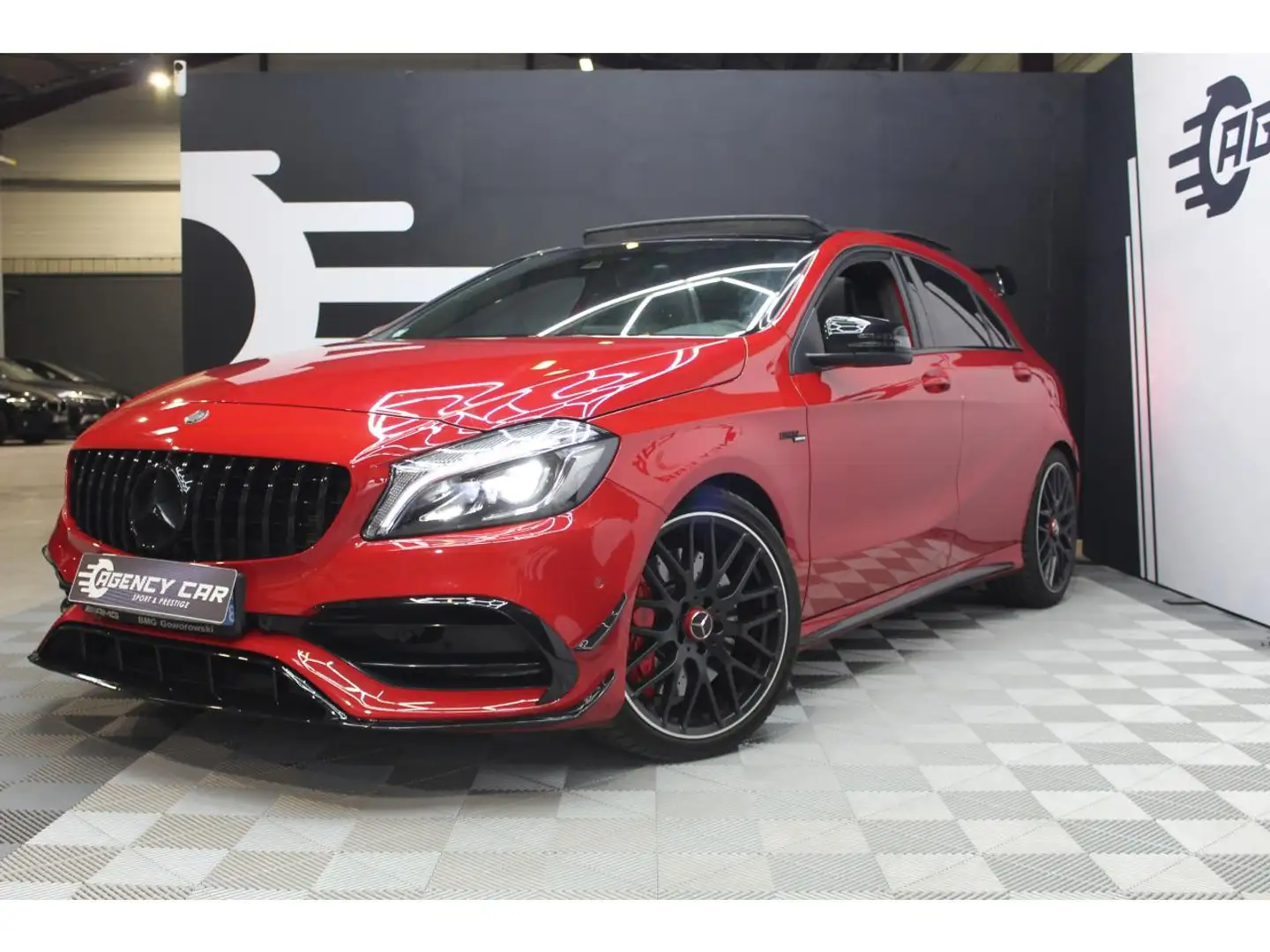 Mercedes-Benz A 45 AMG A 45 AMG 381 RECARO + Toutes options Rood - 2