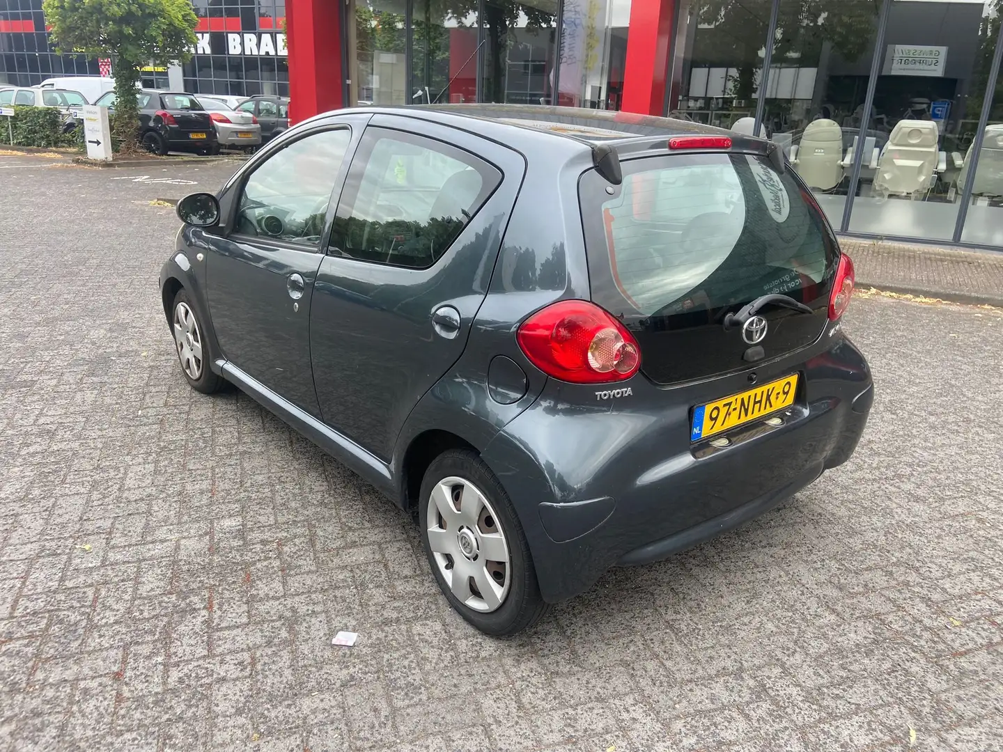 Toyota Aygo Aygo 1.0-12V + Grijs - 2