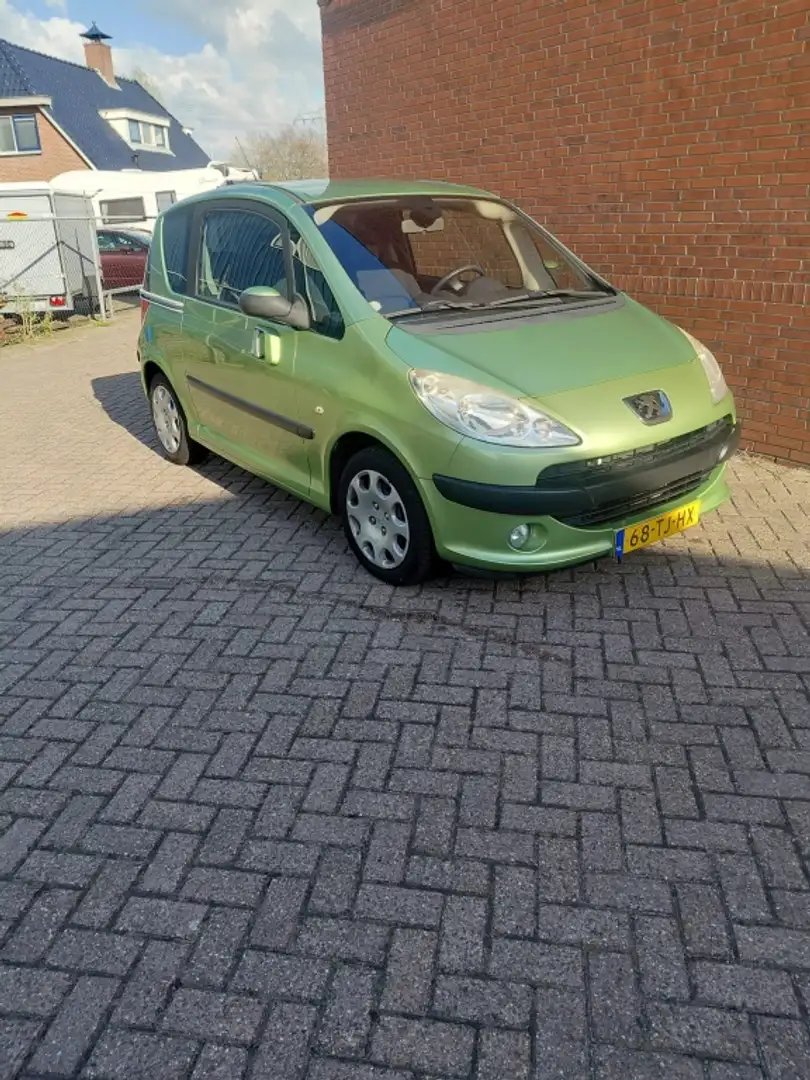 Peugeot 1007 1.4 Urban Grün - 2