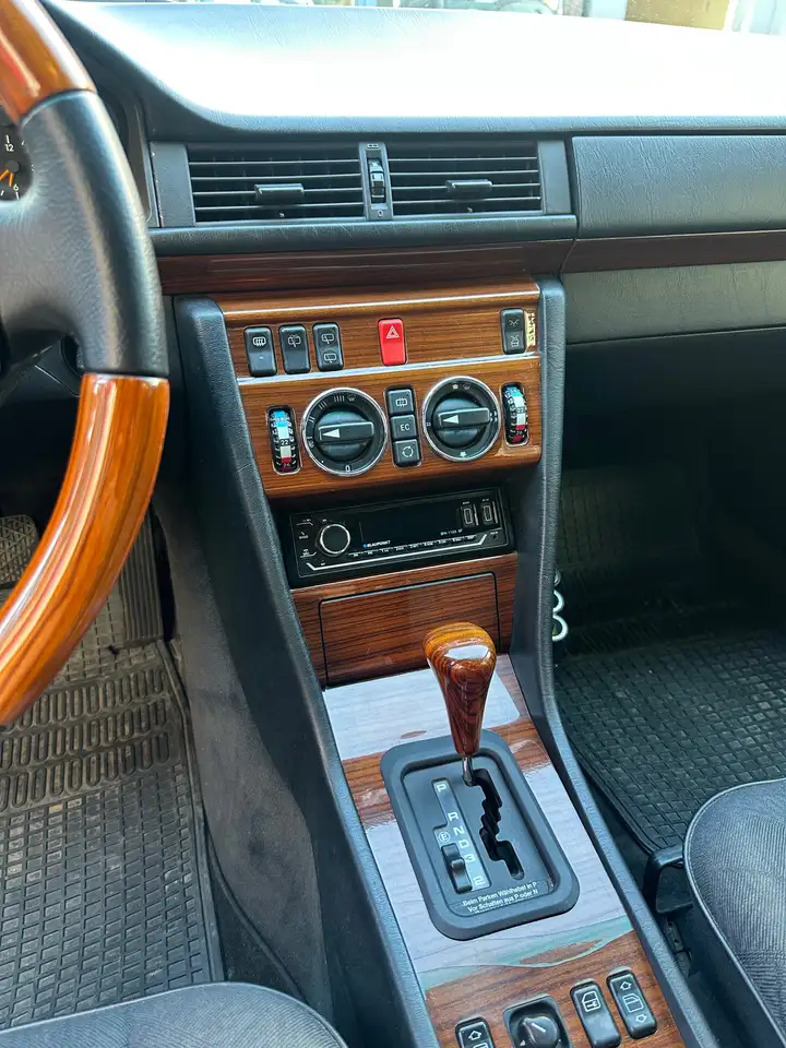 Mercedes-Benz E 200 T, foto 9