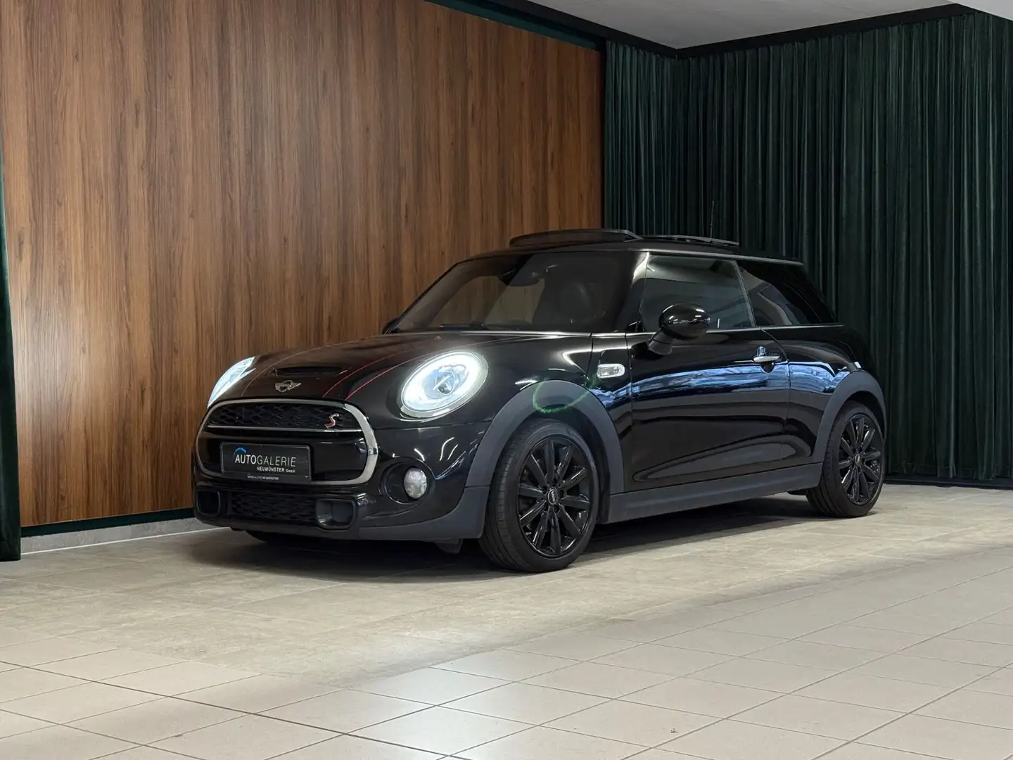 MINI Cooper S °John Cooper Works°Navi°Pano°H&K°Leder° Schwarz - 1