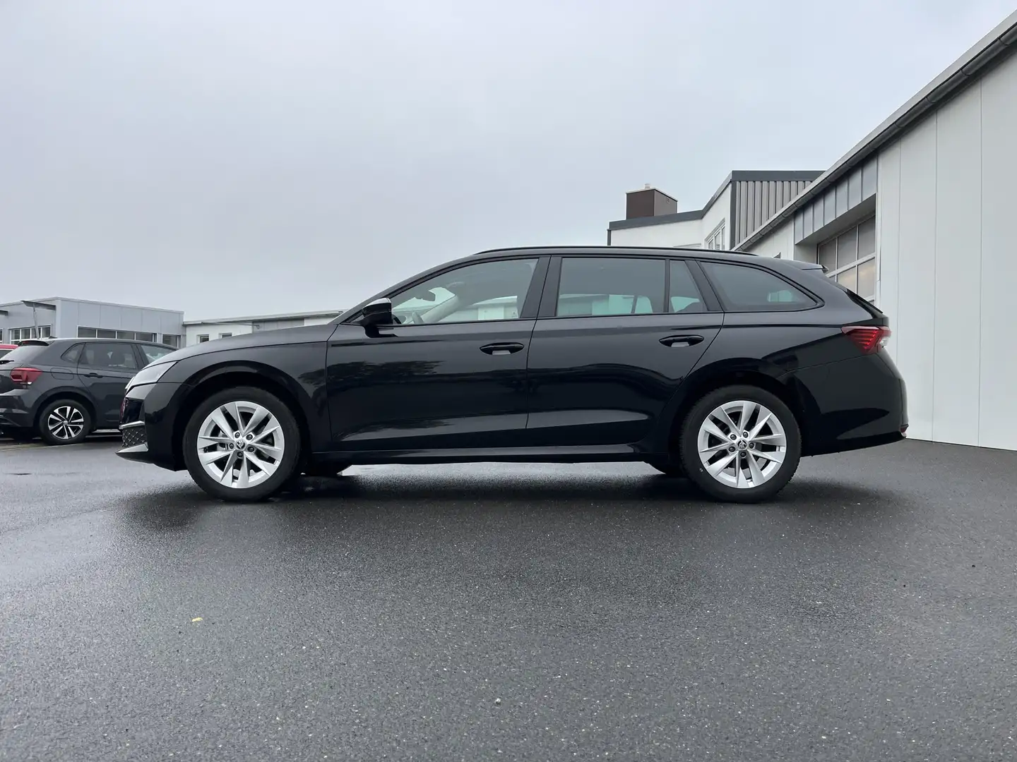 Skoda Octavia Combi 2.0 TDI DSG Selection 188€ m. 20% Anzahlun Schwarz - 2
