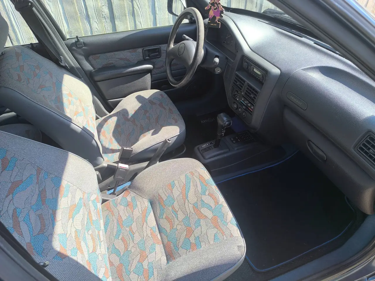 Peugeot 106 1.6i XT A, foto 3